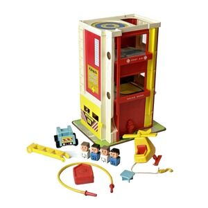 Vintage 1973 Playskool Rescue Center #470 Police Car Doctor Fire‎ Station Heli